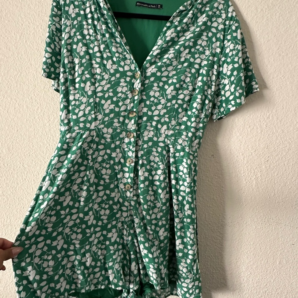 Abercrombie & Fitch Green and White Leaf Print Romper - Picture 2 of 3